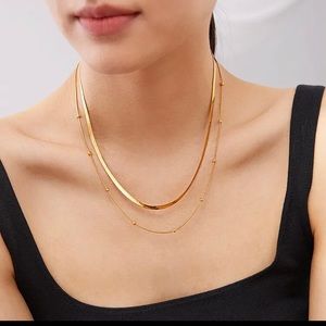 NWT ✨NEW✨ Cute & Trendy Gold Tone Layering Fashion Necklace Set Of 2 Necklaces.